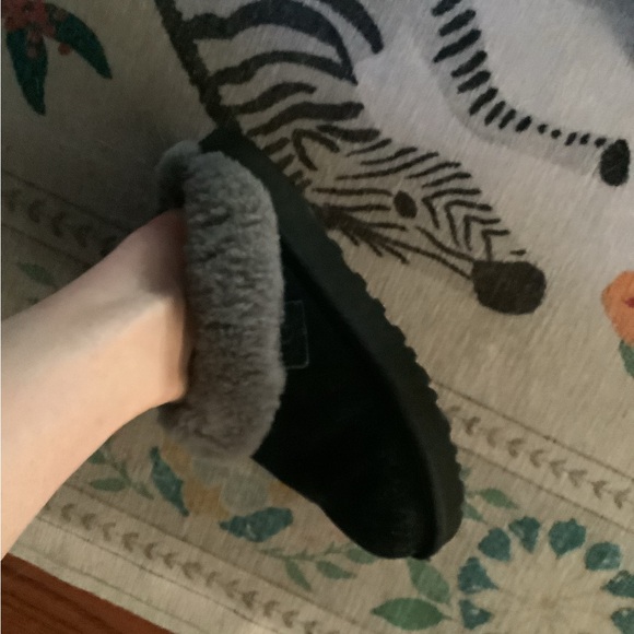 UGG WOMENS CLUGGETTE black and gray slippers - Picture 12 of 16